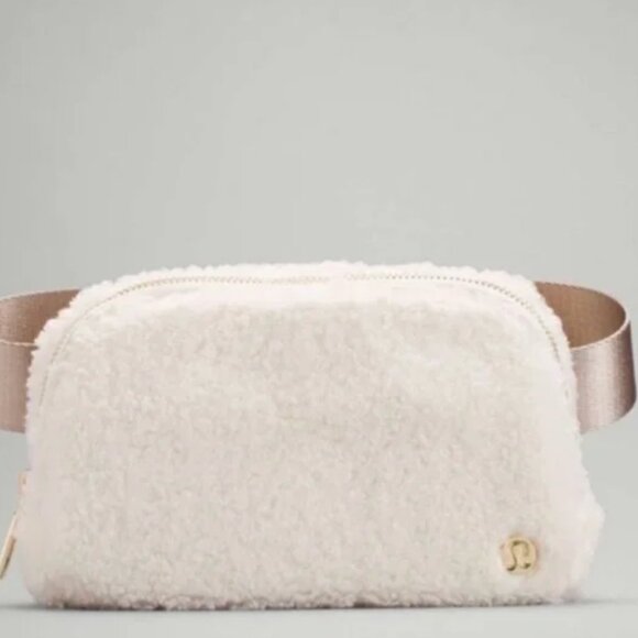 Lululemon NWT Everywhere Belt Bag Fleece Natural Ivory/Trench NWOT - Picture 1 of 6